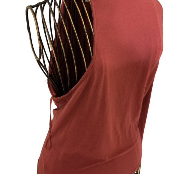 Express Burgundy Asymmetrical Sleeveless Top - Picture 2 of 4
